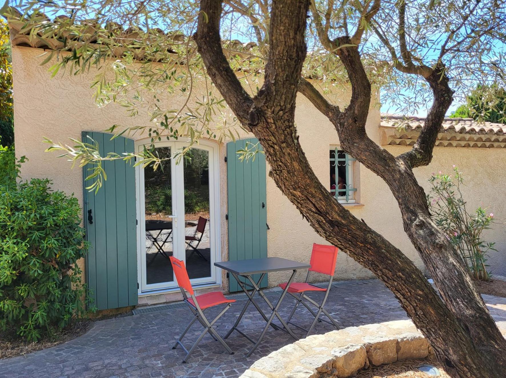 La Romeo, Piscine Et Sainte-Maxime